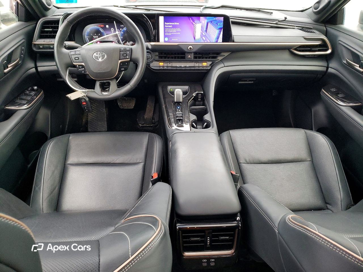 Toyota Crown 2024