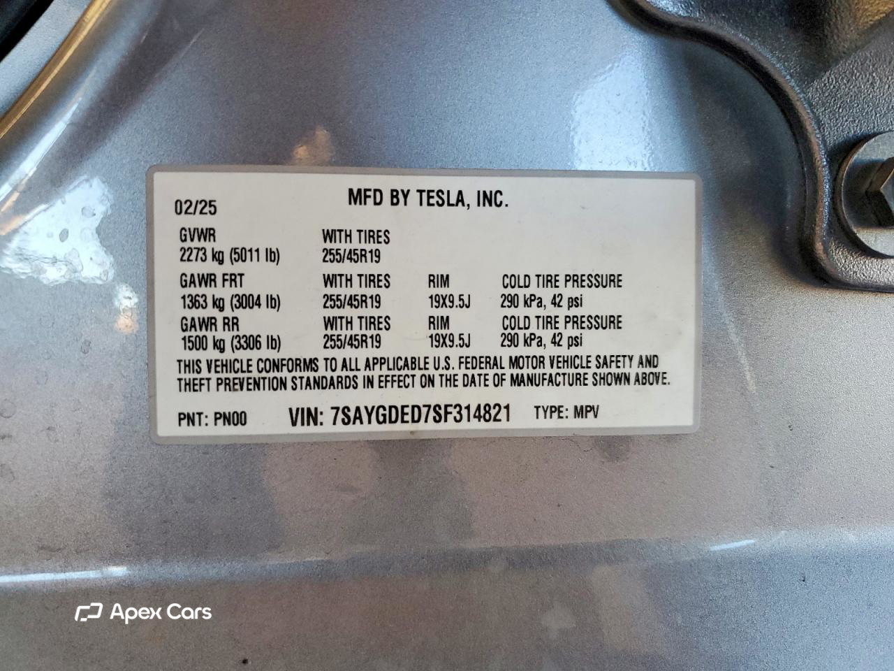 Tesla Model Y 2025