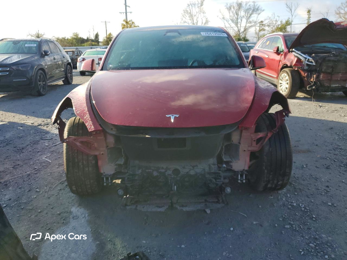 Tesla Model Y 2025