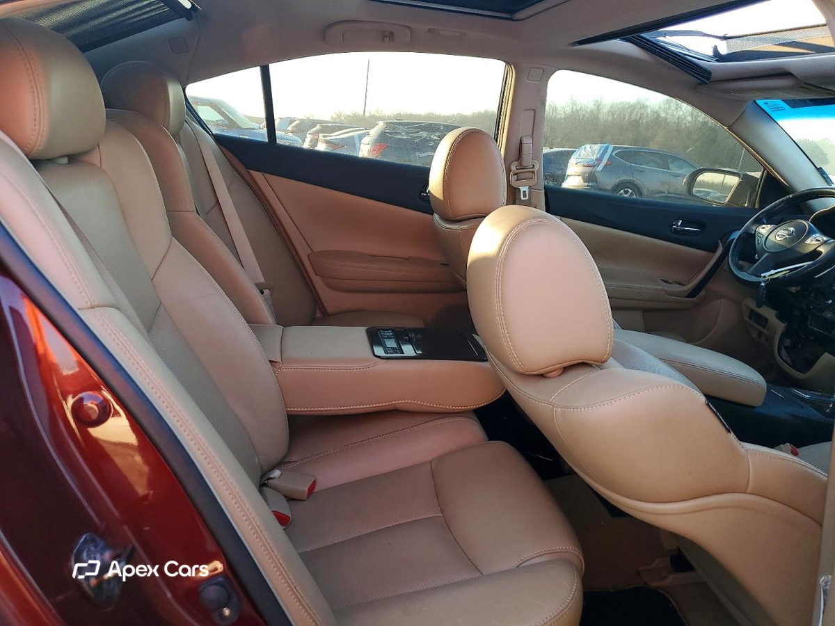 Nissan Maxima 2010