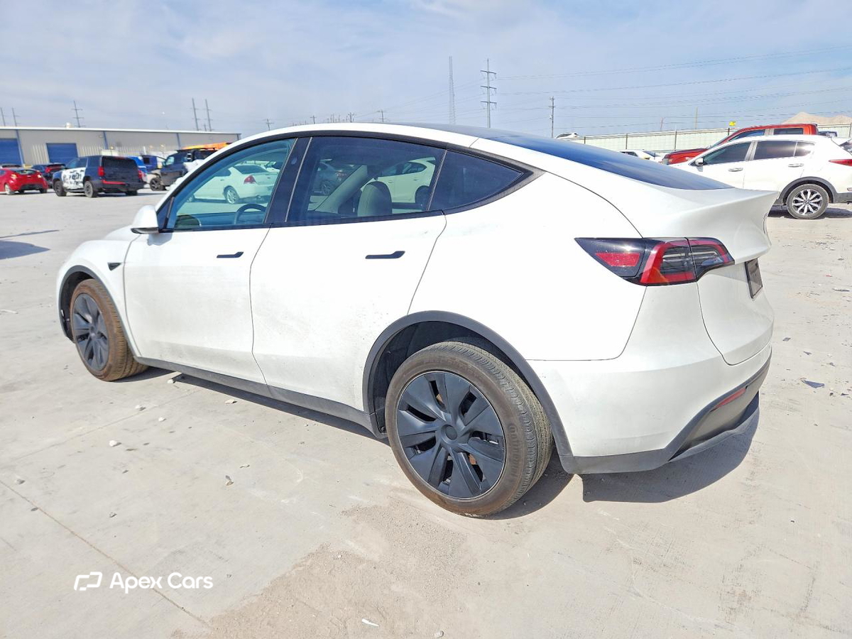 Tesla Model Y 2025
