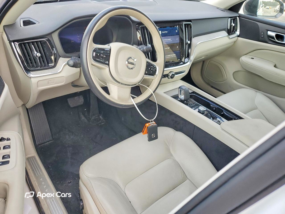Volvo S60 2025