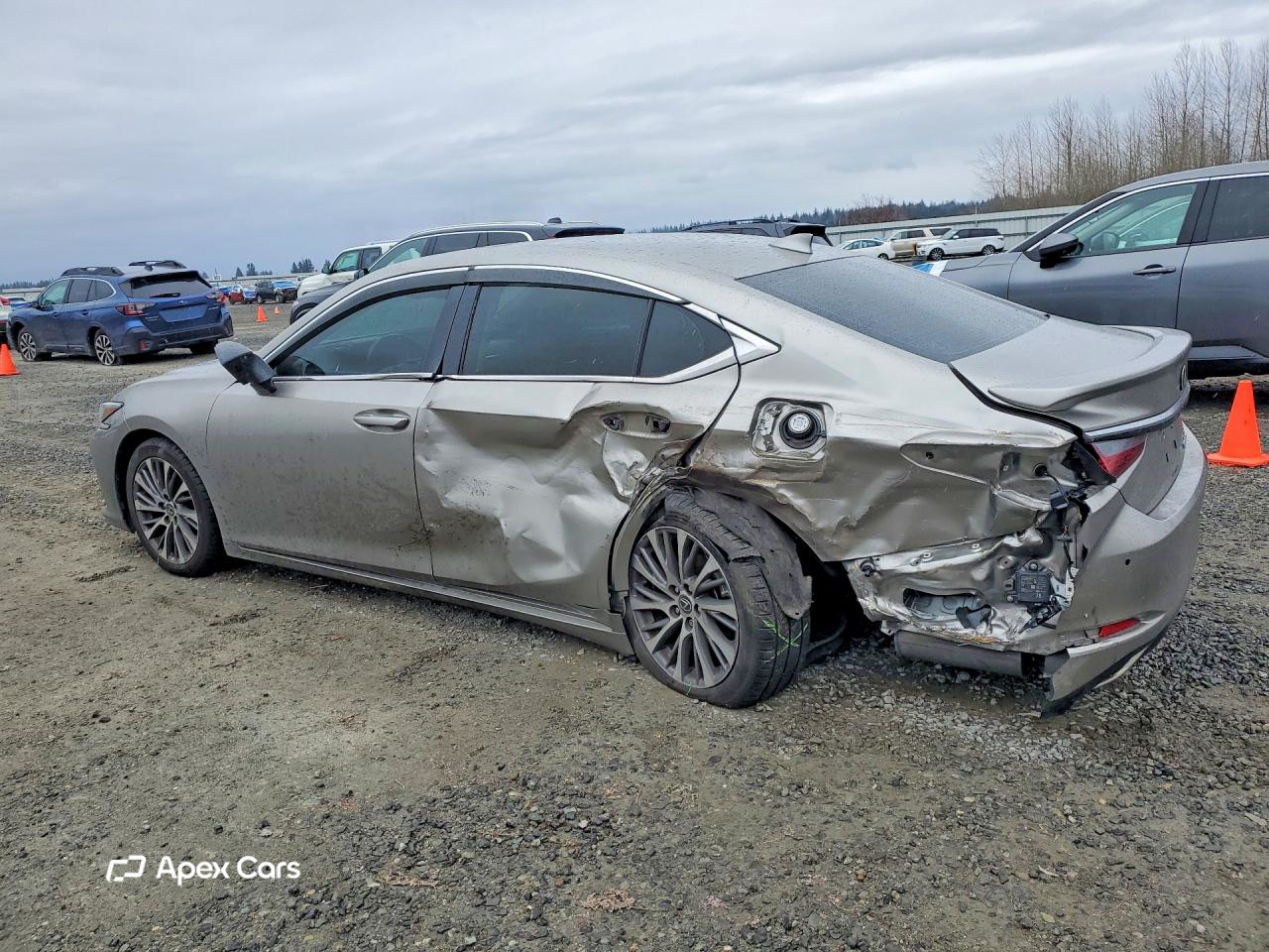 Lexus ES 2020