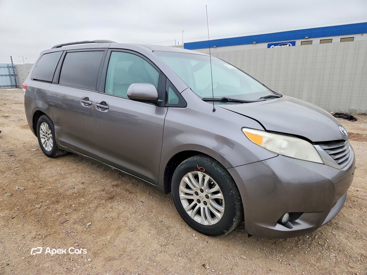 Toyota Sienna 2011