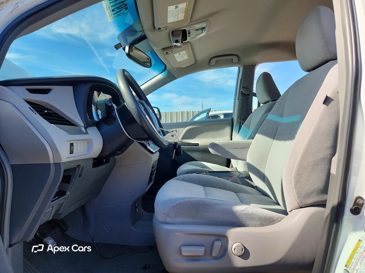 Toyota Sienna 2015