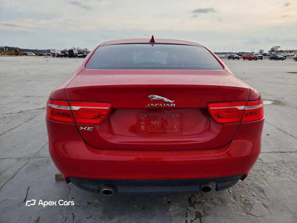 Jaguar XE 2018