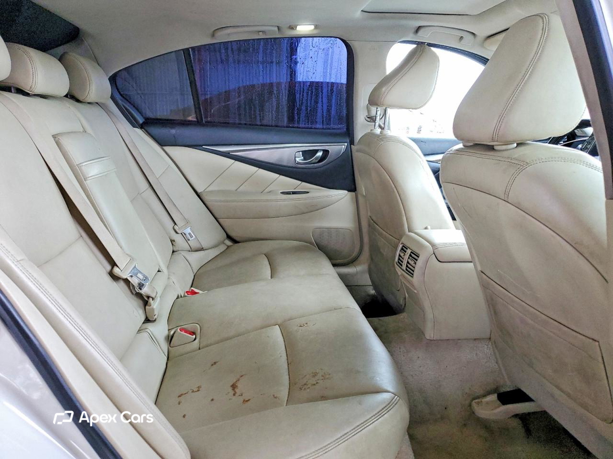 Infiniti Q50 2015