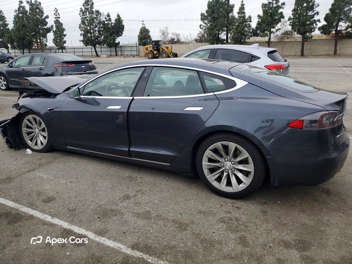 Tesla Model S 2018