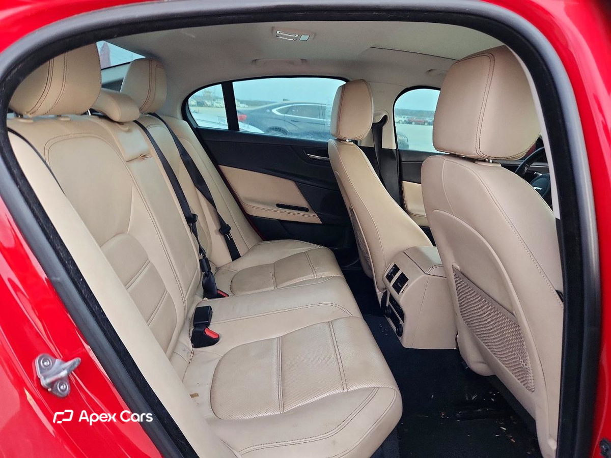 Jaguar XE 2018