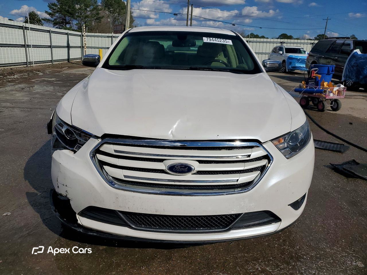 Ford Taurus 2015