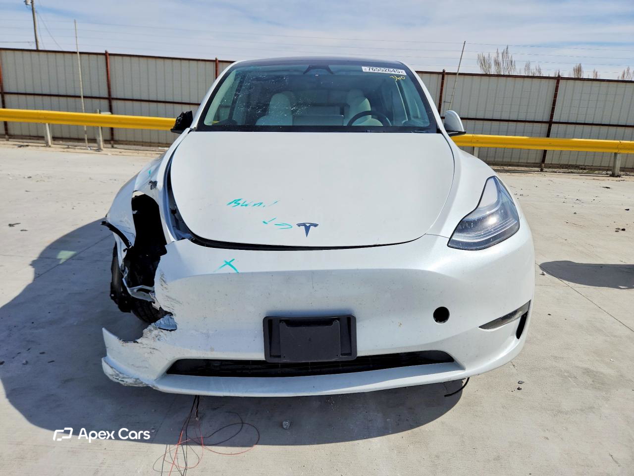 Tesla Model Y 2025