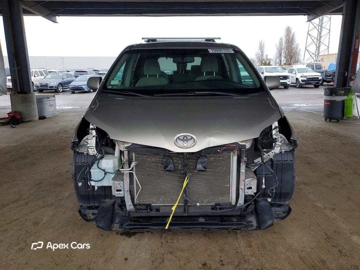 Toyota Sienna 2016