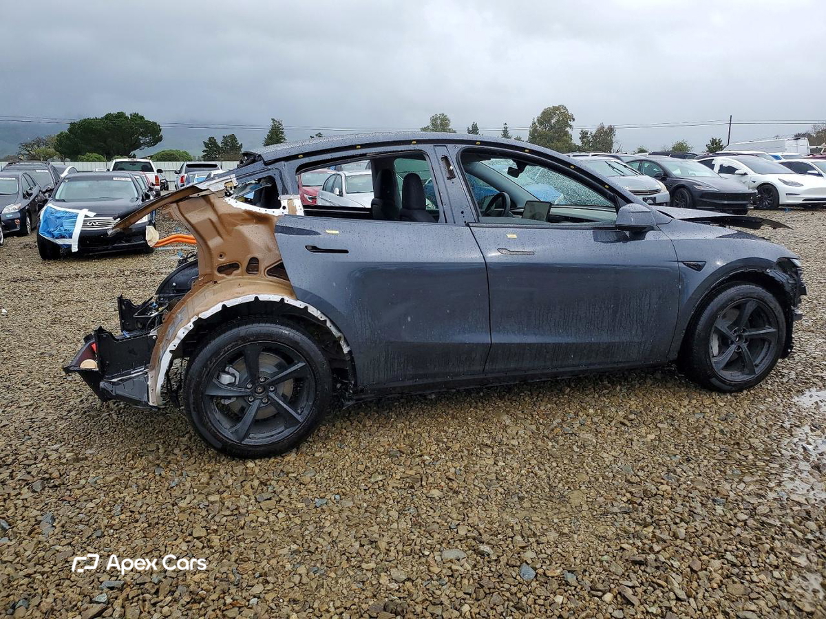 Tesla Model Y 2026