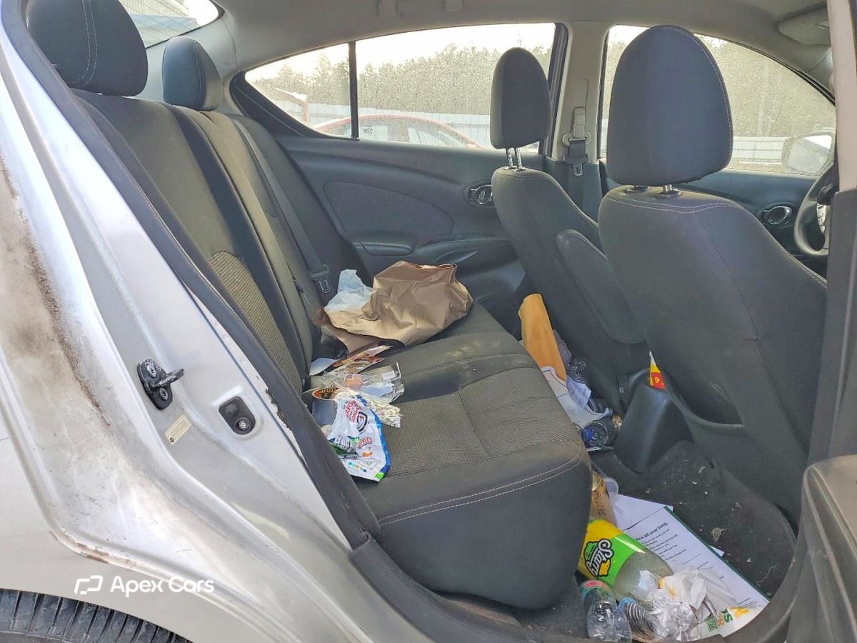 Nissan Versa 2015