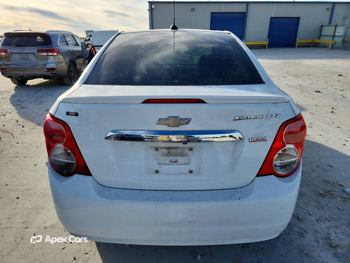 Chevrolet Sonic 2015