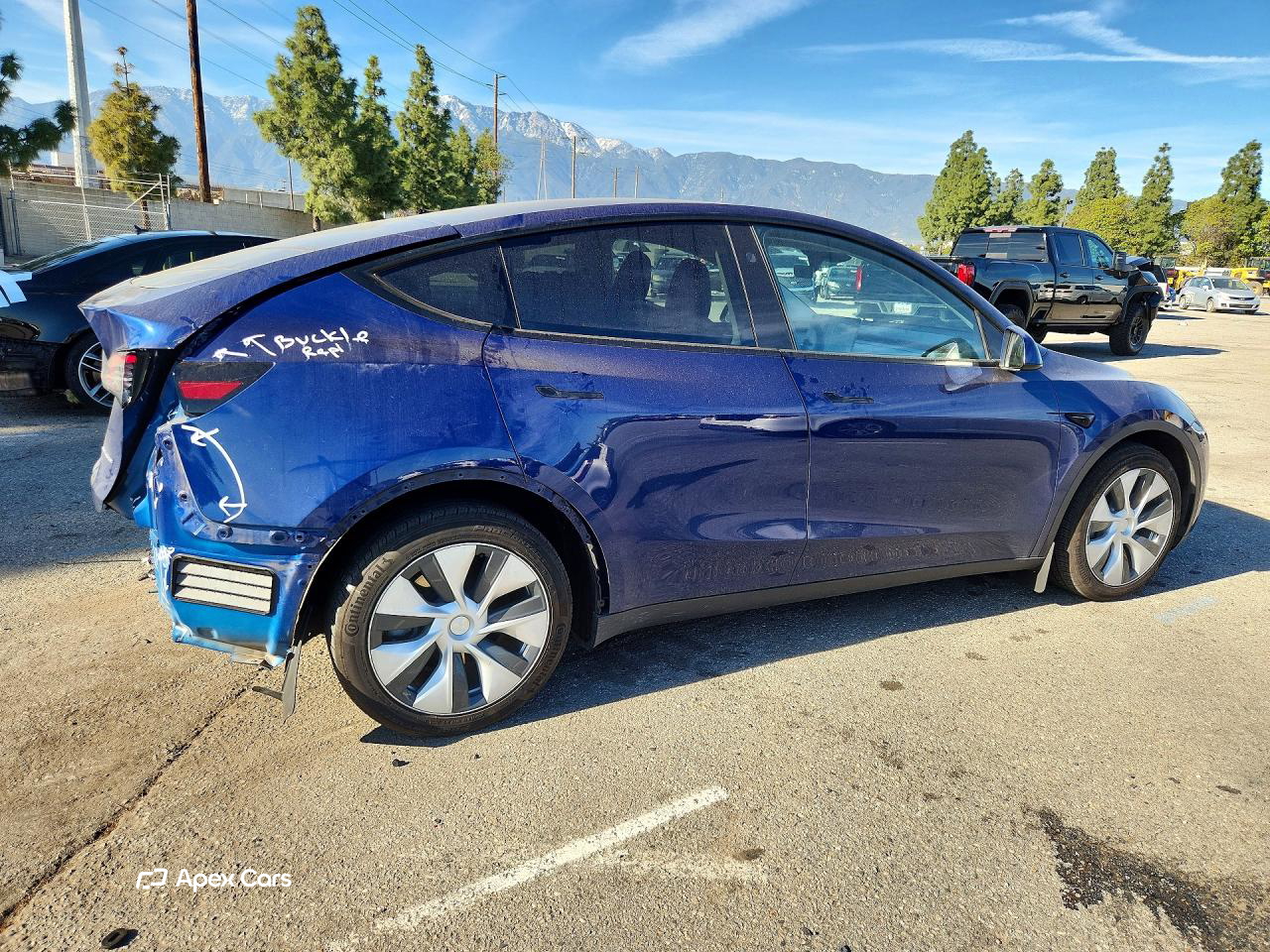 Tesla Model Y 2024
