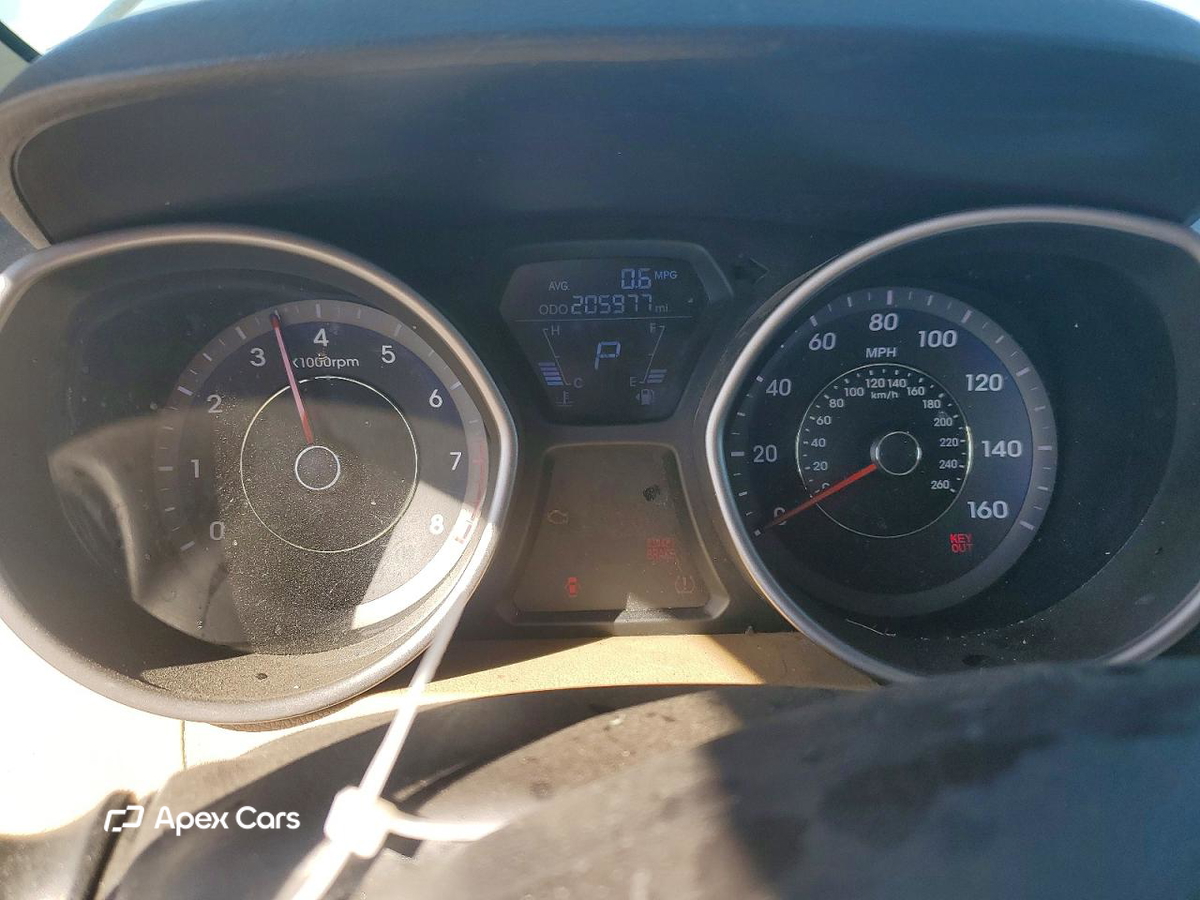 Hyundai Elantra 2012