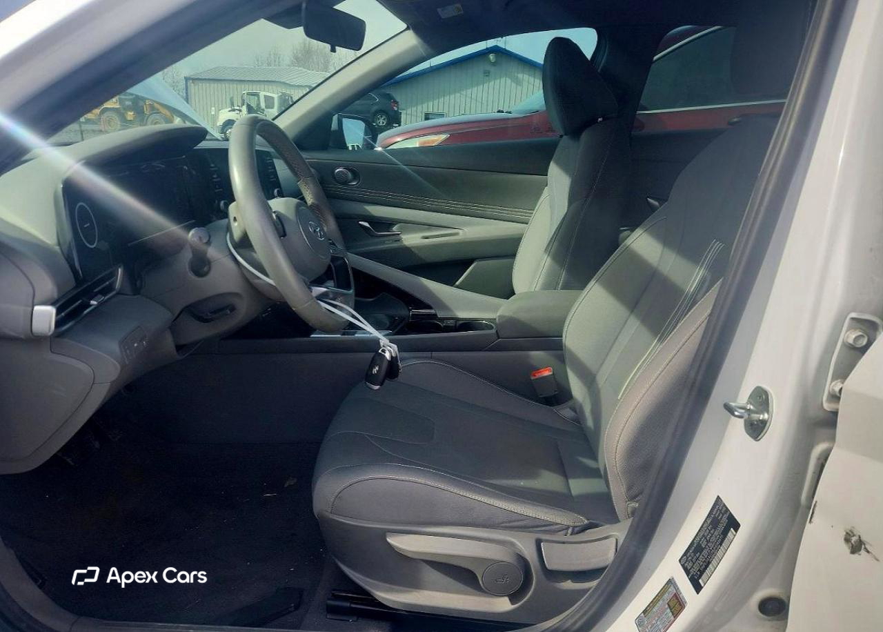 Hyundai Elantra 2021