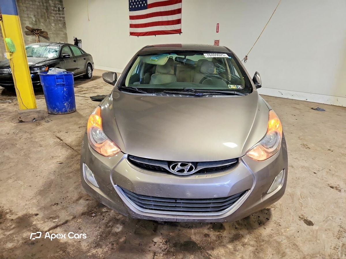 Hyundai Elantra 2012