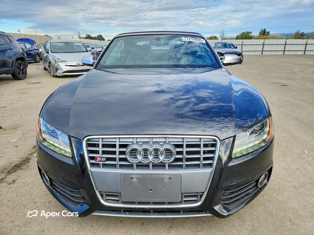 Audi RS5 2011