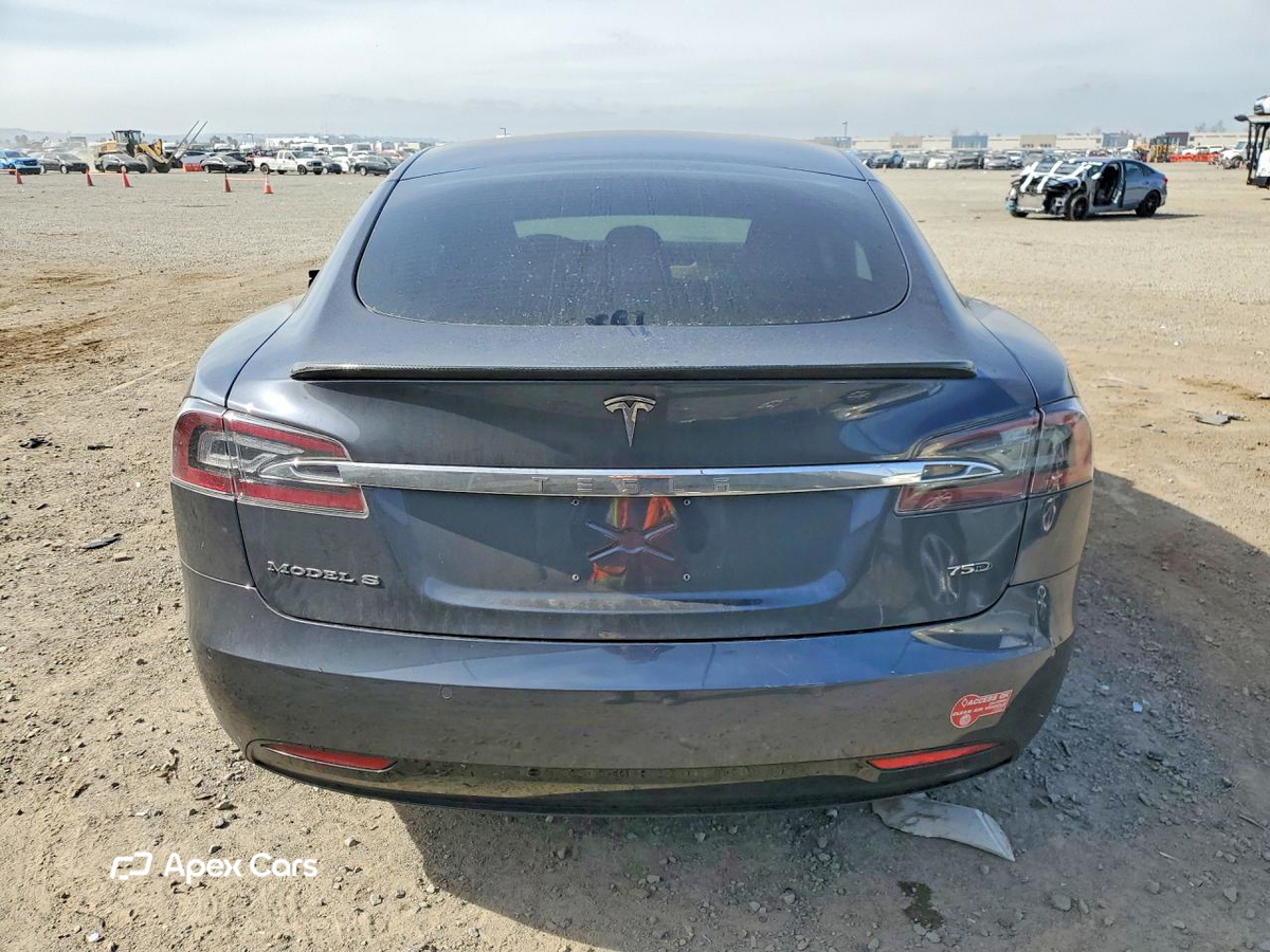 Tesla Model S 2018