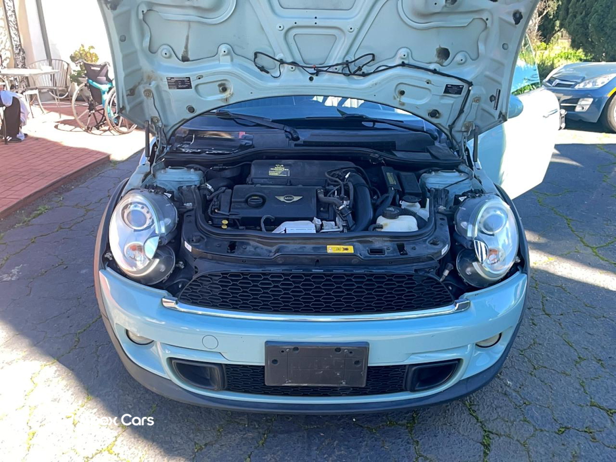 MINI Cooper 2012