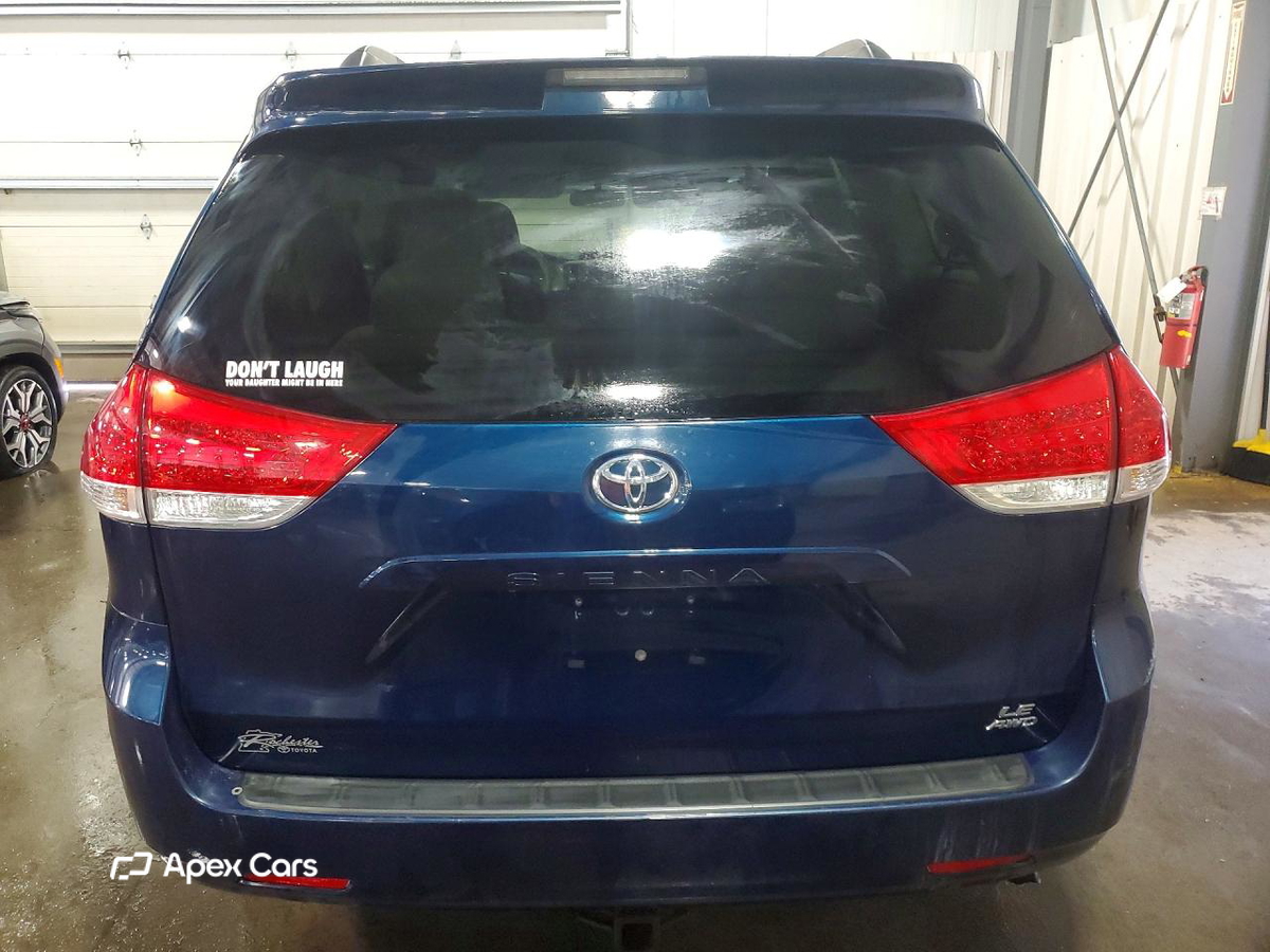 Toyota Sienna 2011