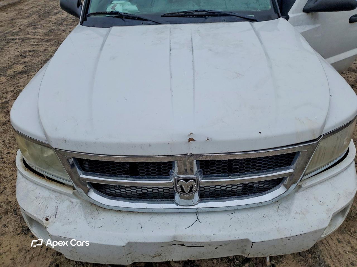 Dodge Dakota 2011