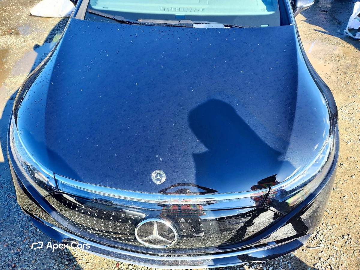 Mercedes-Benz  2024