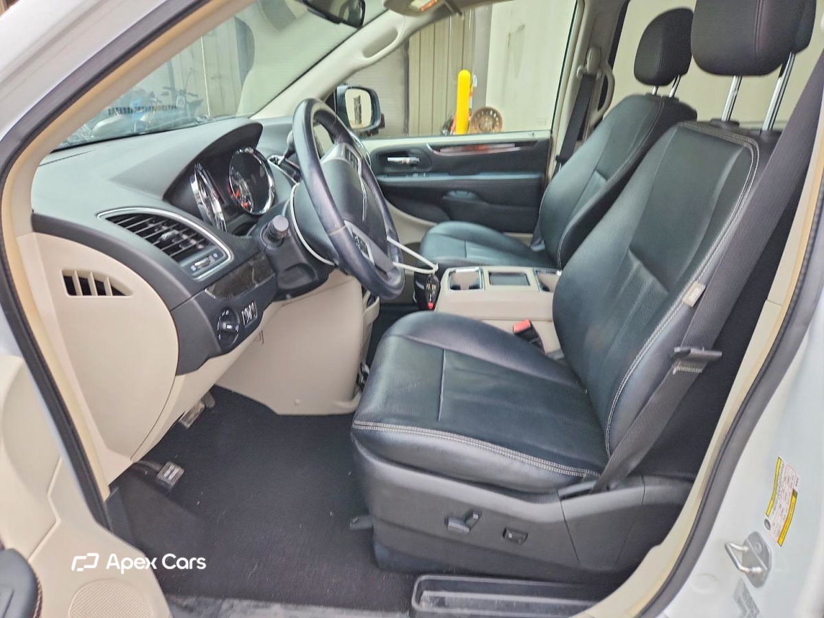 Chrysler Voyager 2016