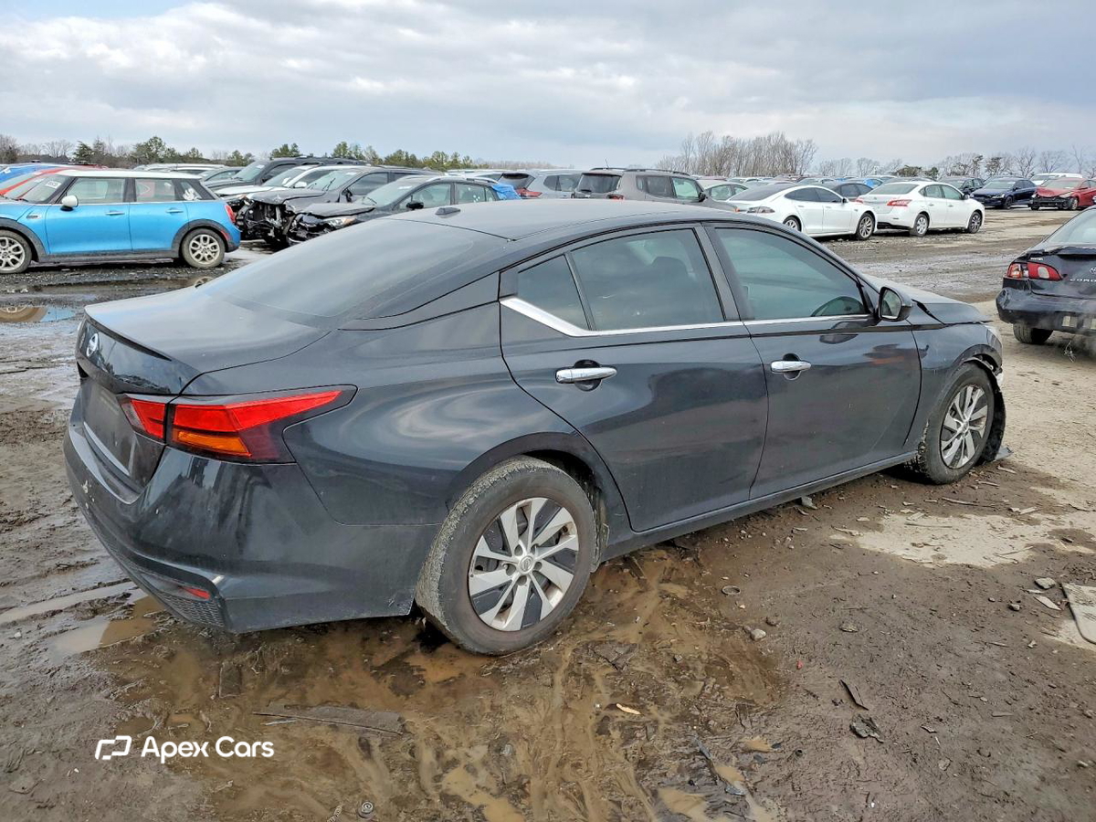 Nissan Altima 2020