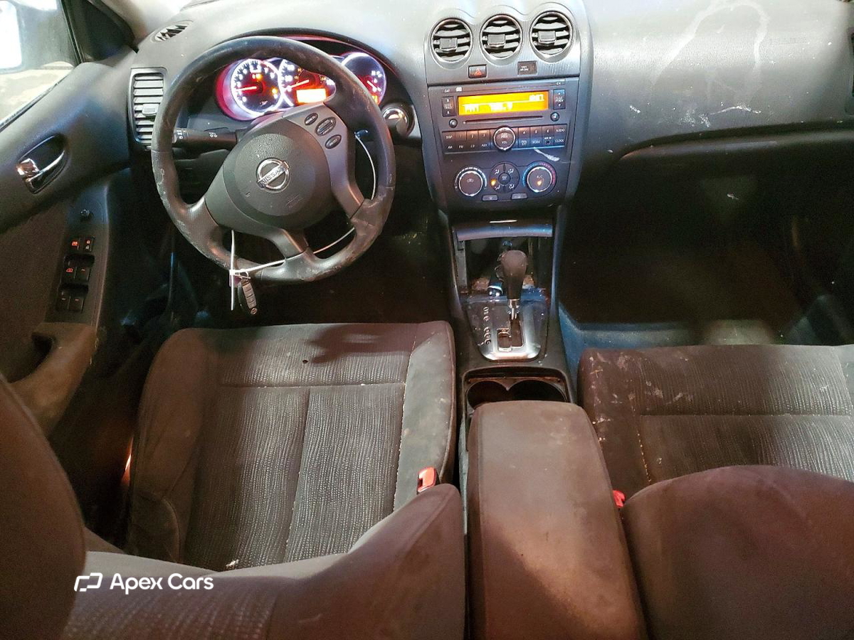 Nissan Altima 2010