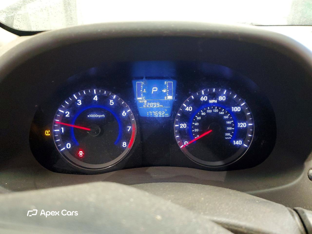 Hyundai Accent 2015