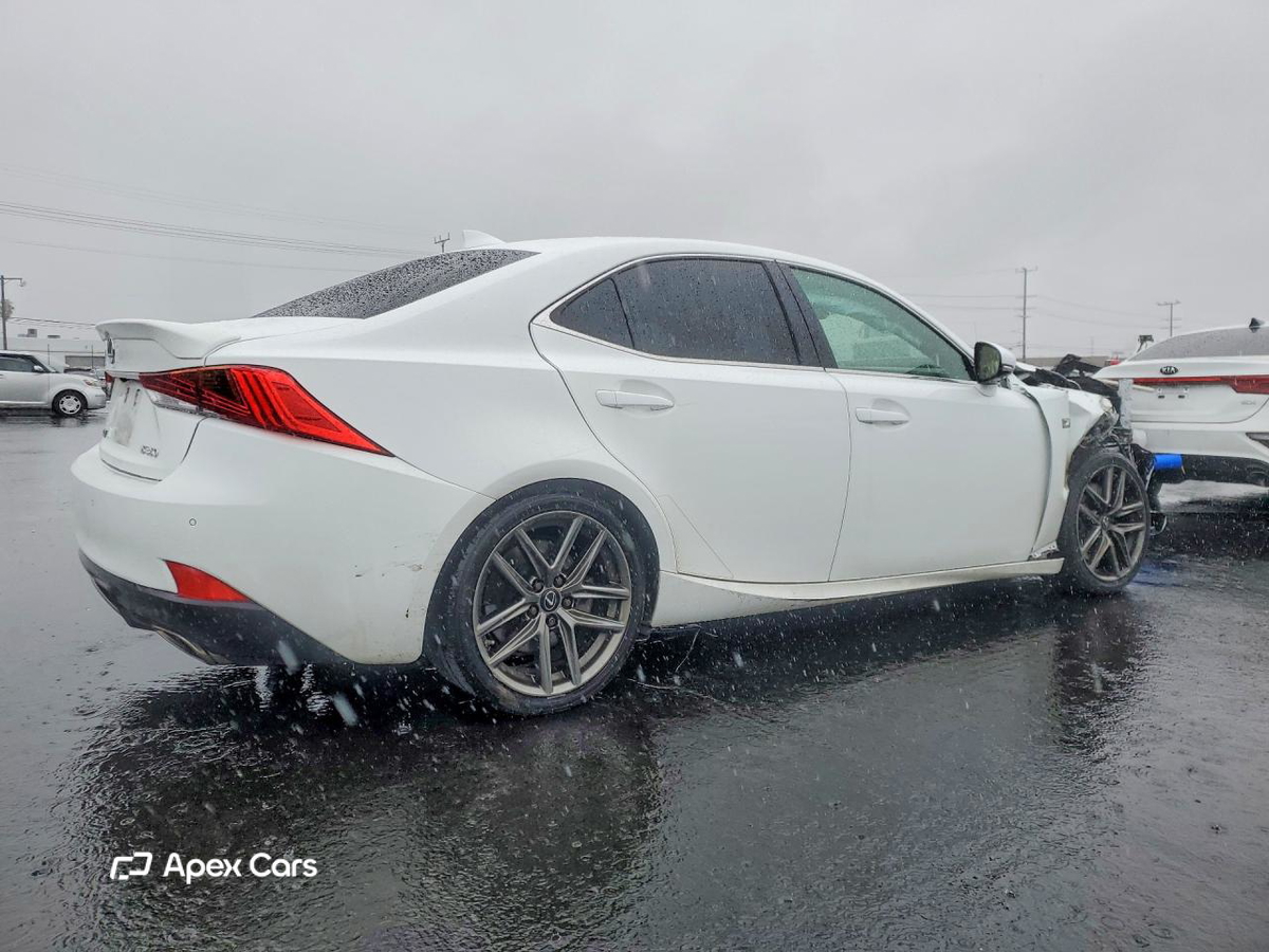 Lexus IS 2020