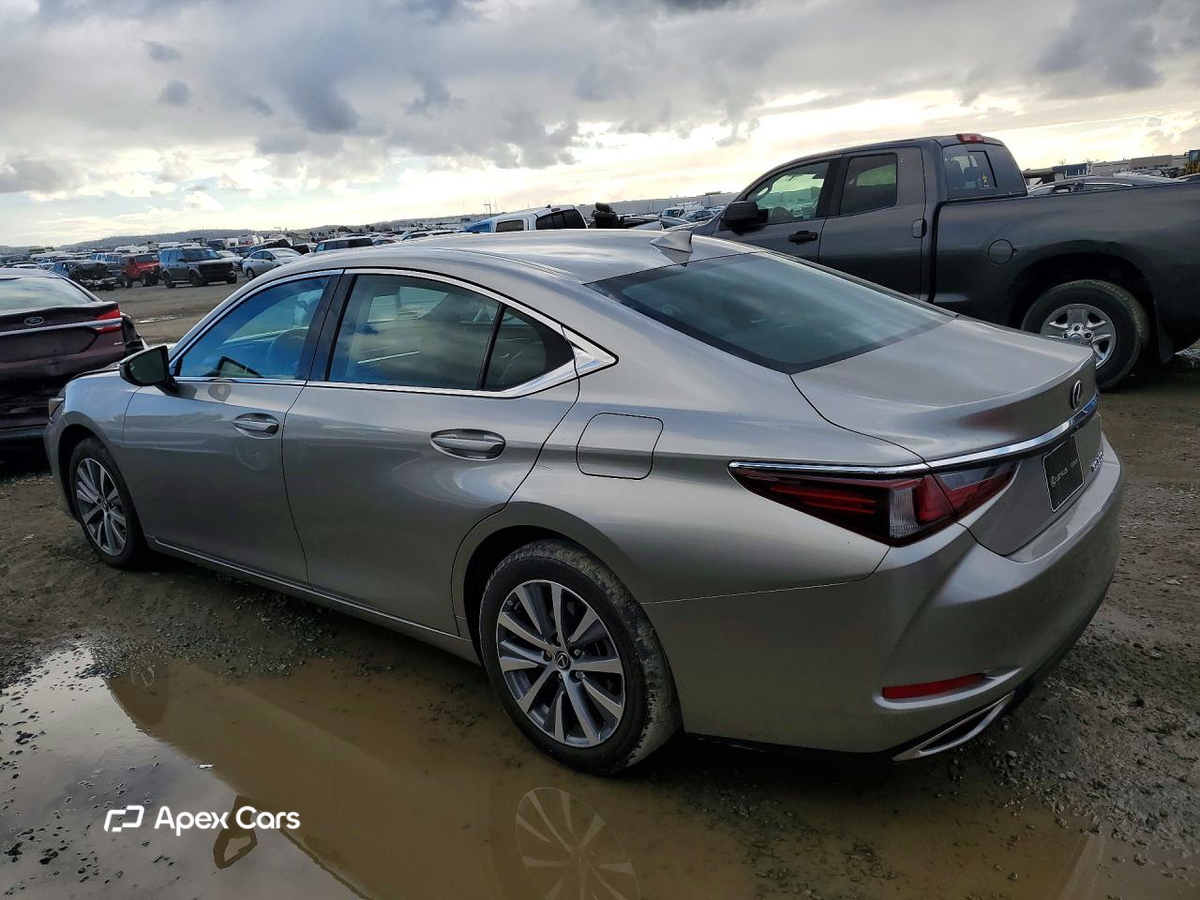 Lexus ES 2021