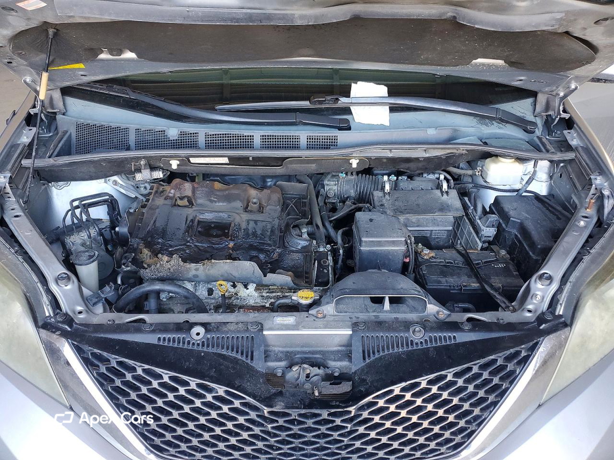 Toyota Sienna 2011