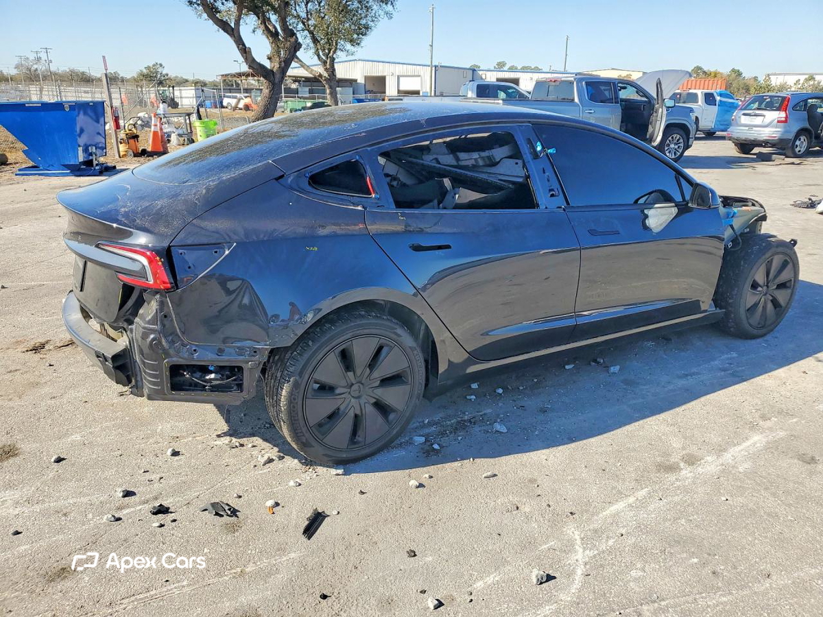 Tesla Model 3 2024