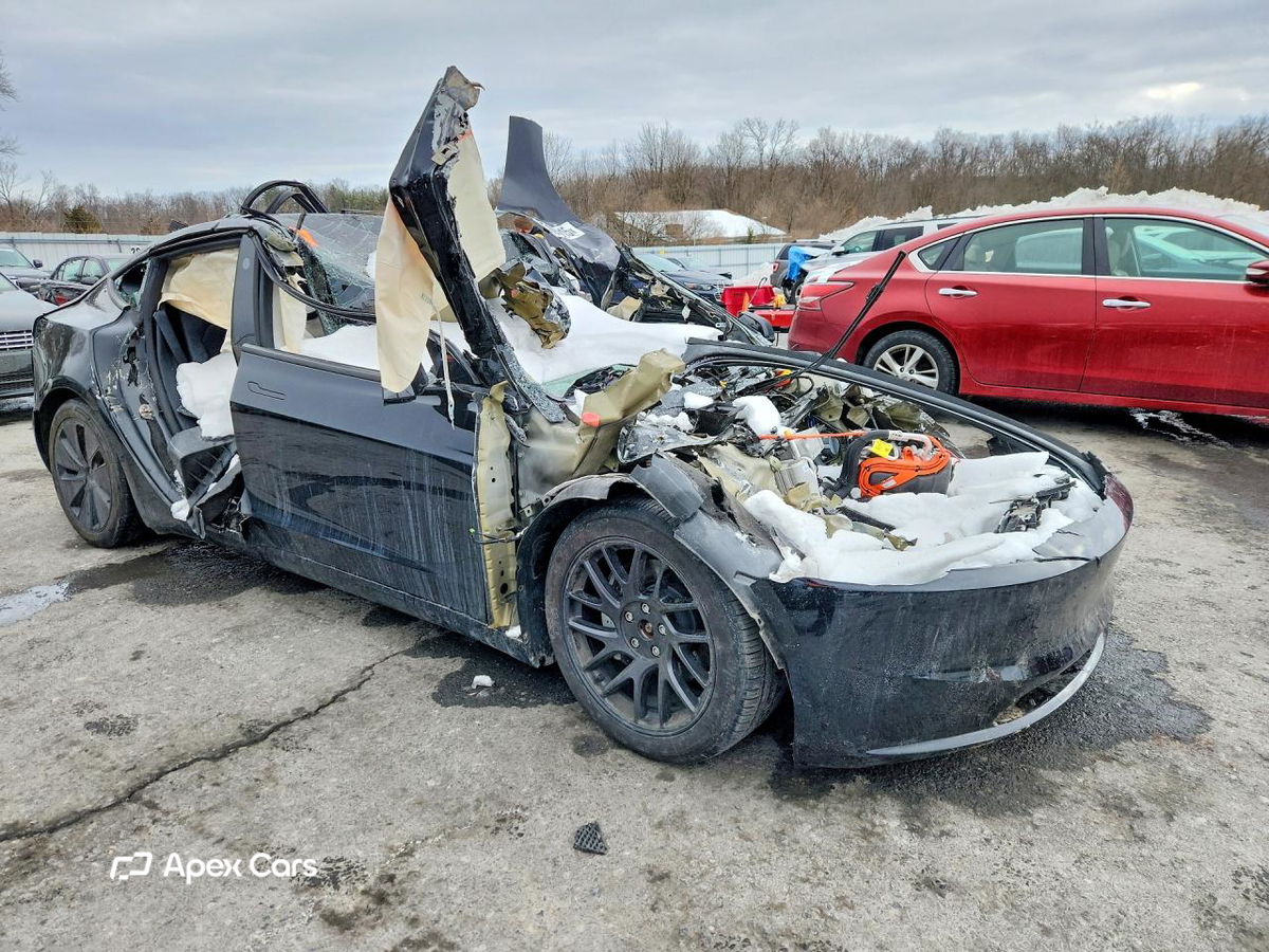 Tesla Model 3 2024