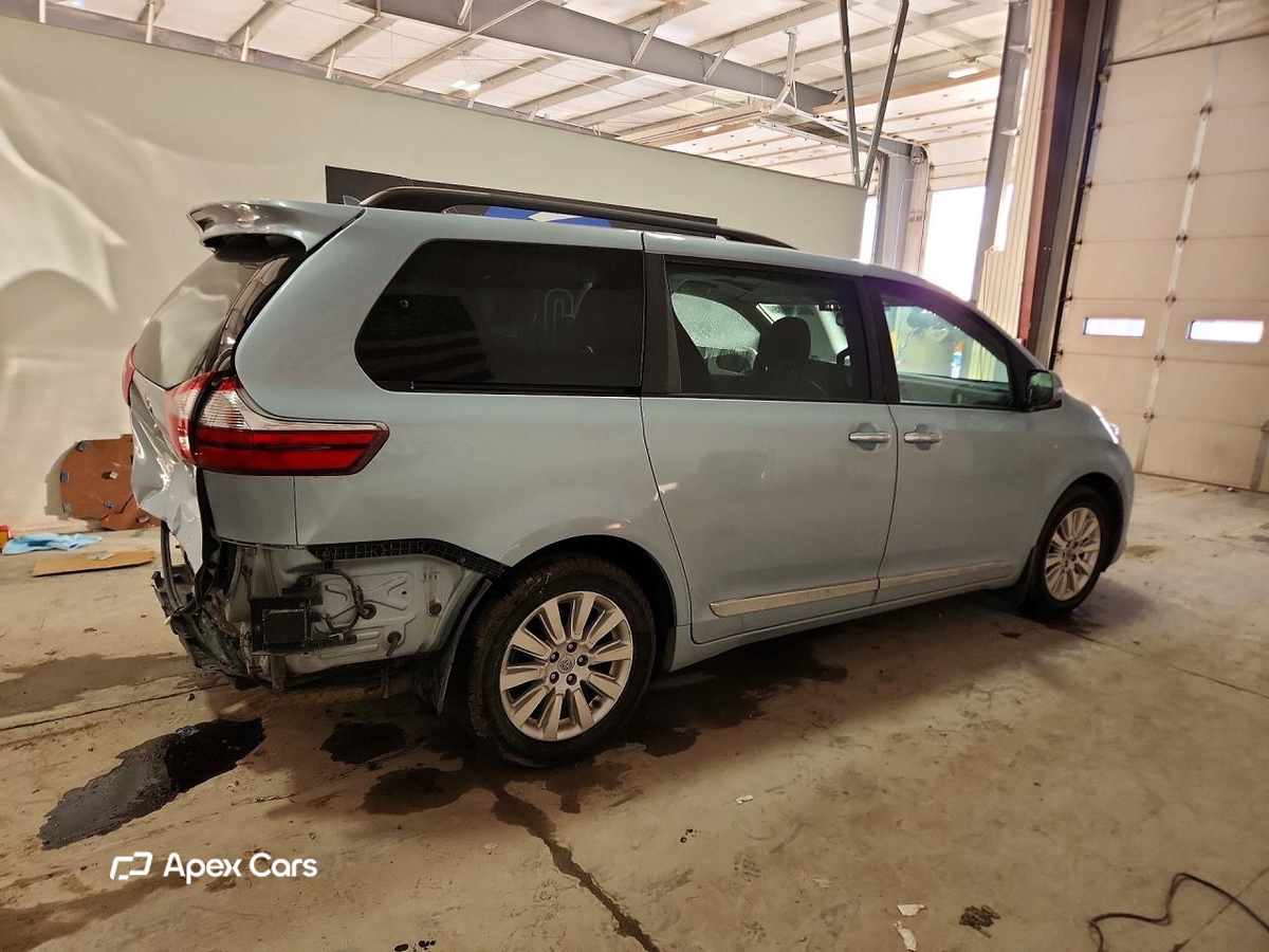 Toyota Sienna 2016