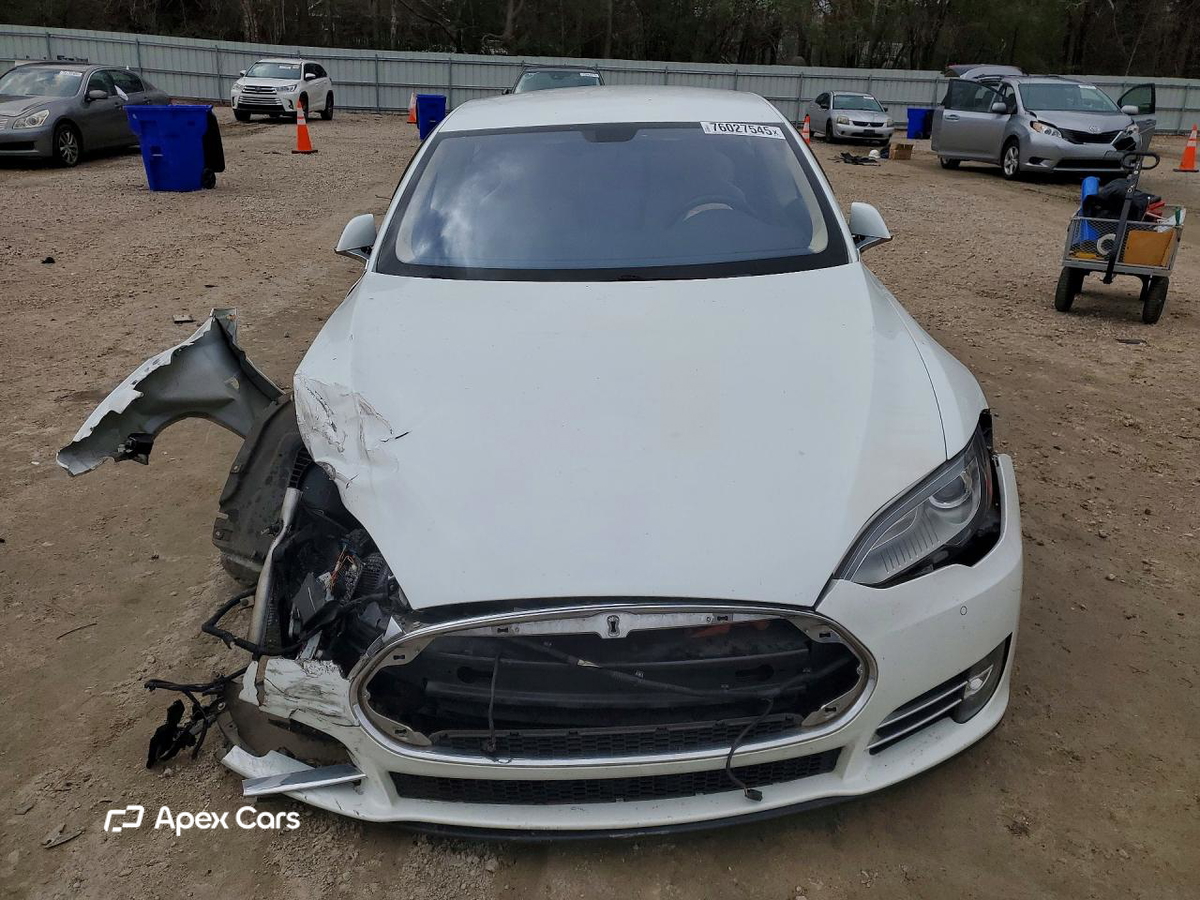 Tesla Model S 2014