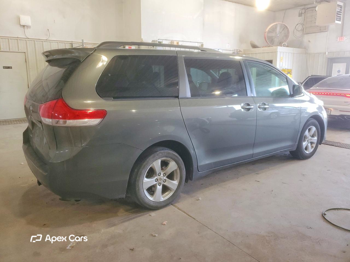 Toyota Sienna 2012