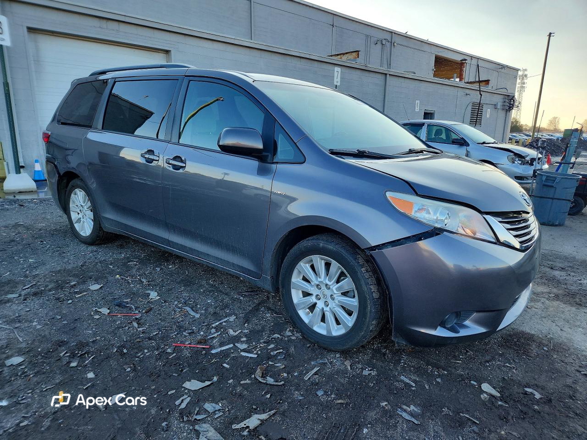 Toyota Sienna 2016