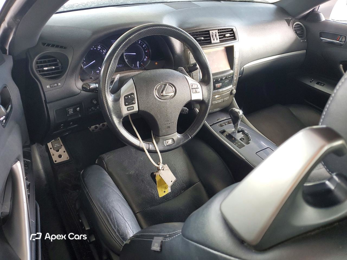 Lexus IS 2013