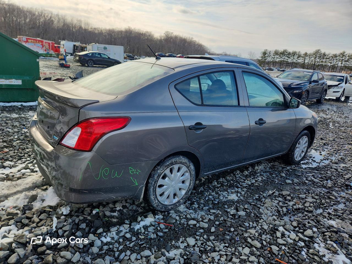 Nissan Versa 2016