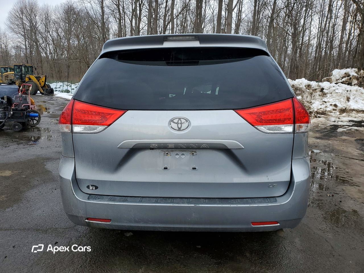 Toyota Sienna 2012