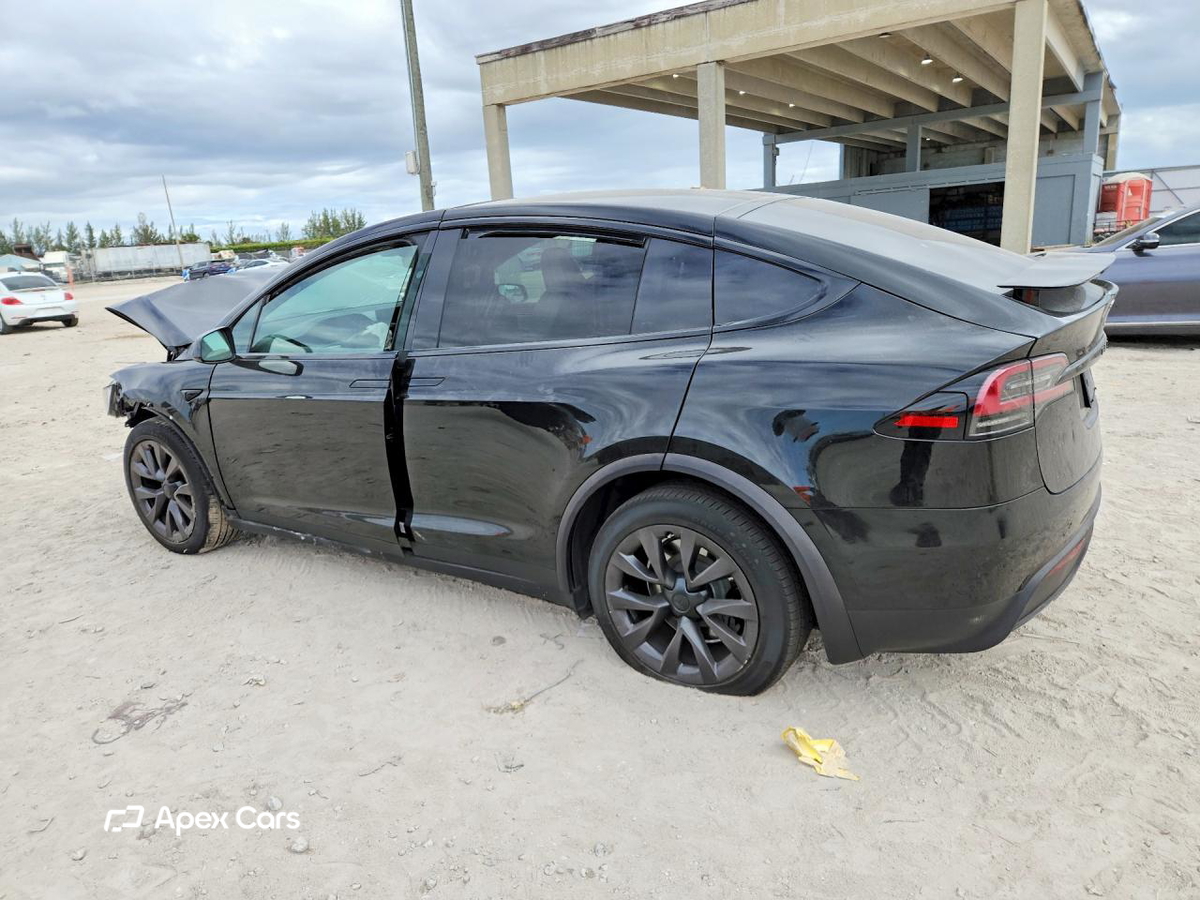 Tesla Model X 2022