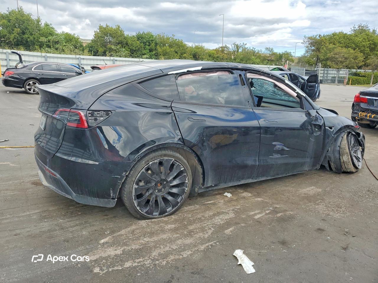 Tesla Model Y 2024