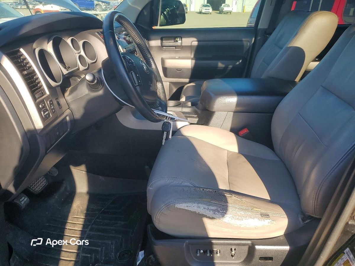 Toyota Sequoia 2012