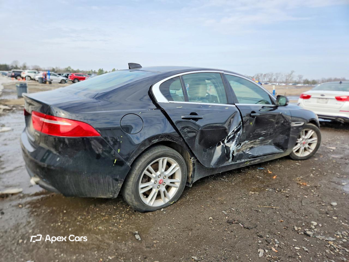 Jaguar XE 2018