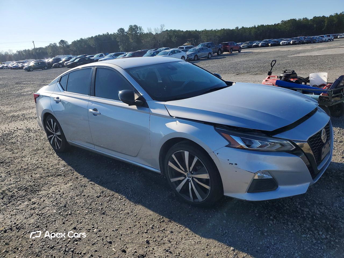 Nissan Altima 2020